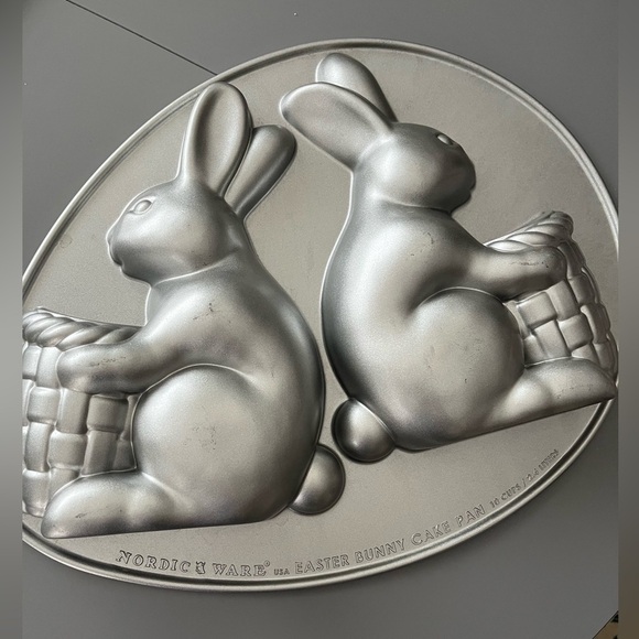 10Cup/2.4Liters Nordic Ware USA Easter Bunny 3D Basket Cake Pan Rabbit Baking - Picture 2 of 8